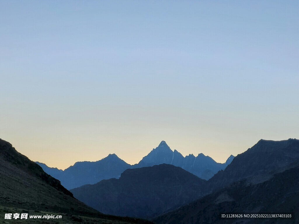 壮丽山景