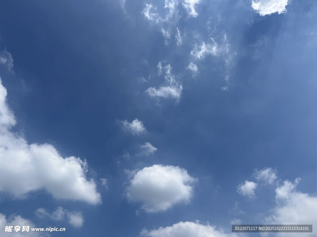 蓝天白云