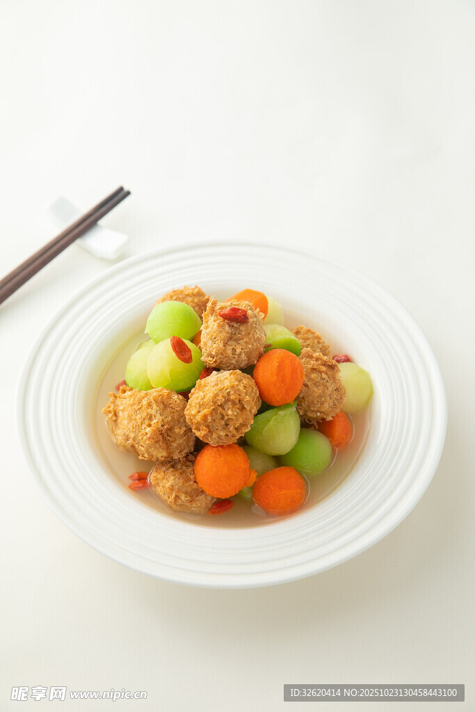 肉丸蔬菜炖菜