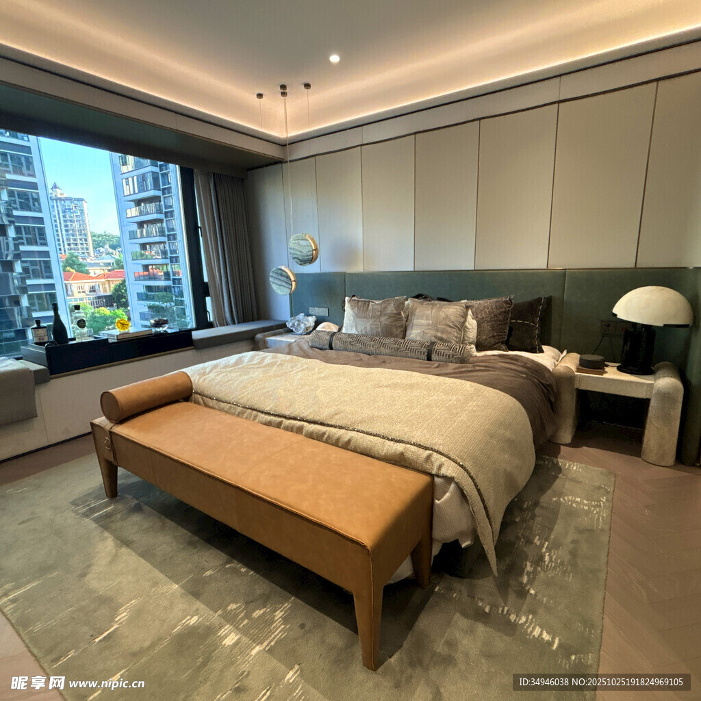 现代简约风格温馨卧室空间