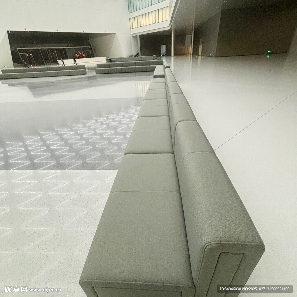 现代简约风格的室内长椅