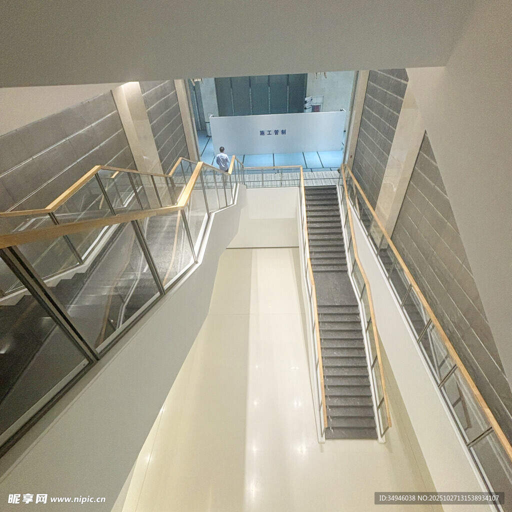 现代简约风格室内楼梯空间