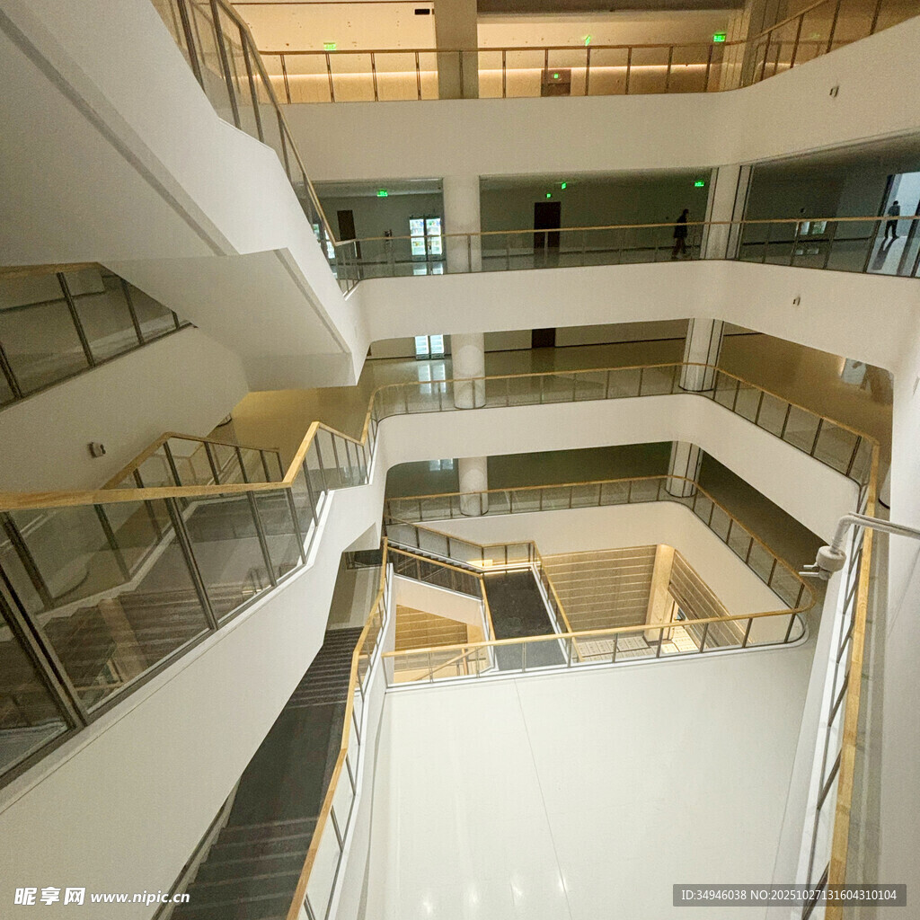 现代多层建筑内部空间景观