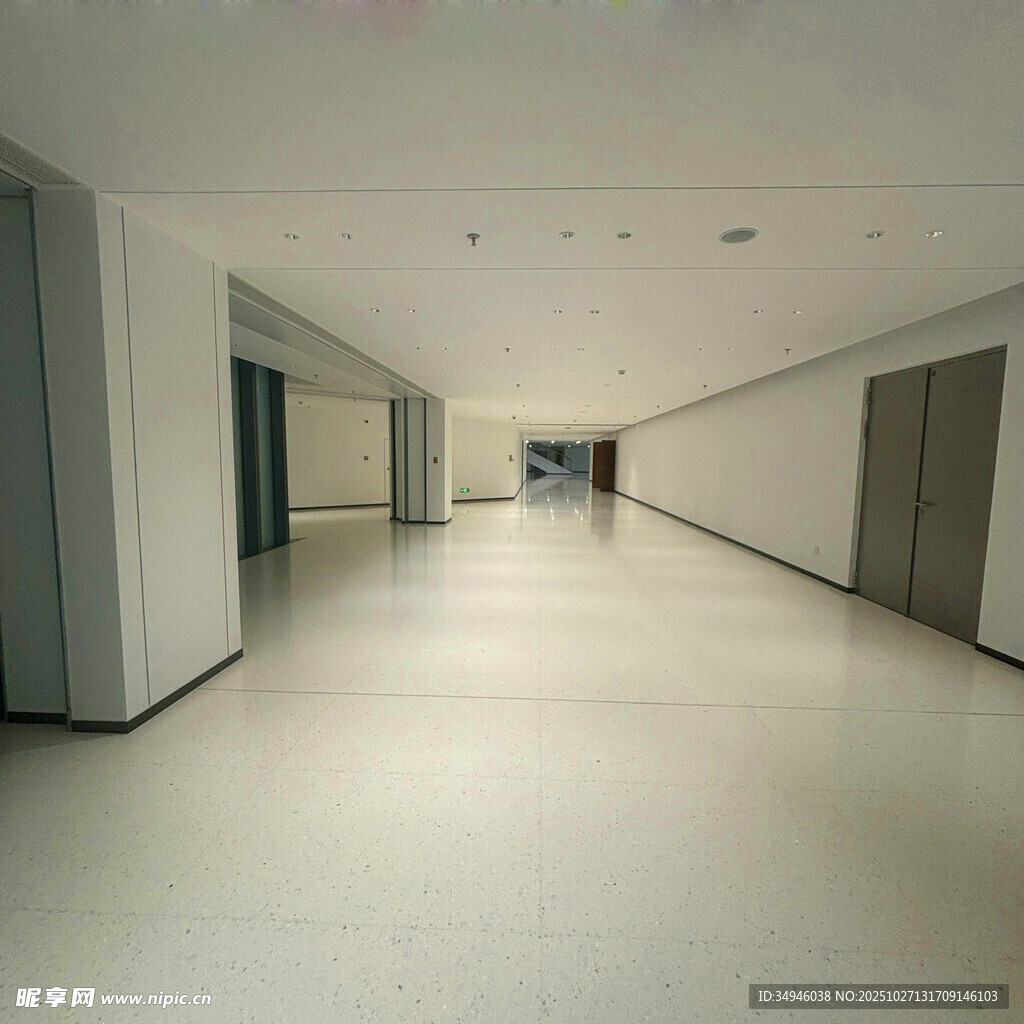空旷现代风走廊空间展示