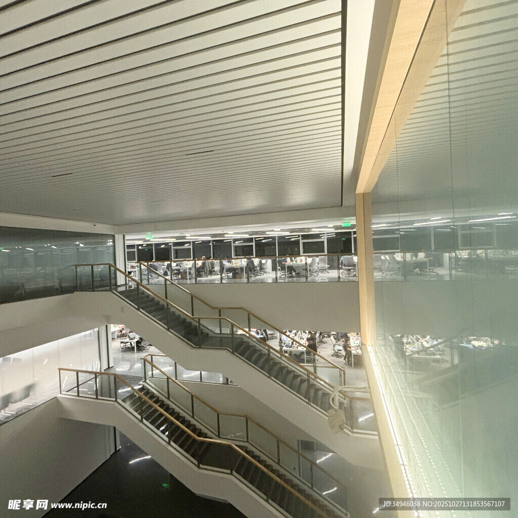 现代时尚的室内建筑空间