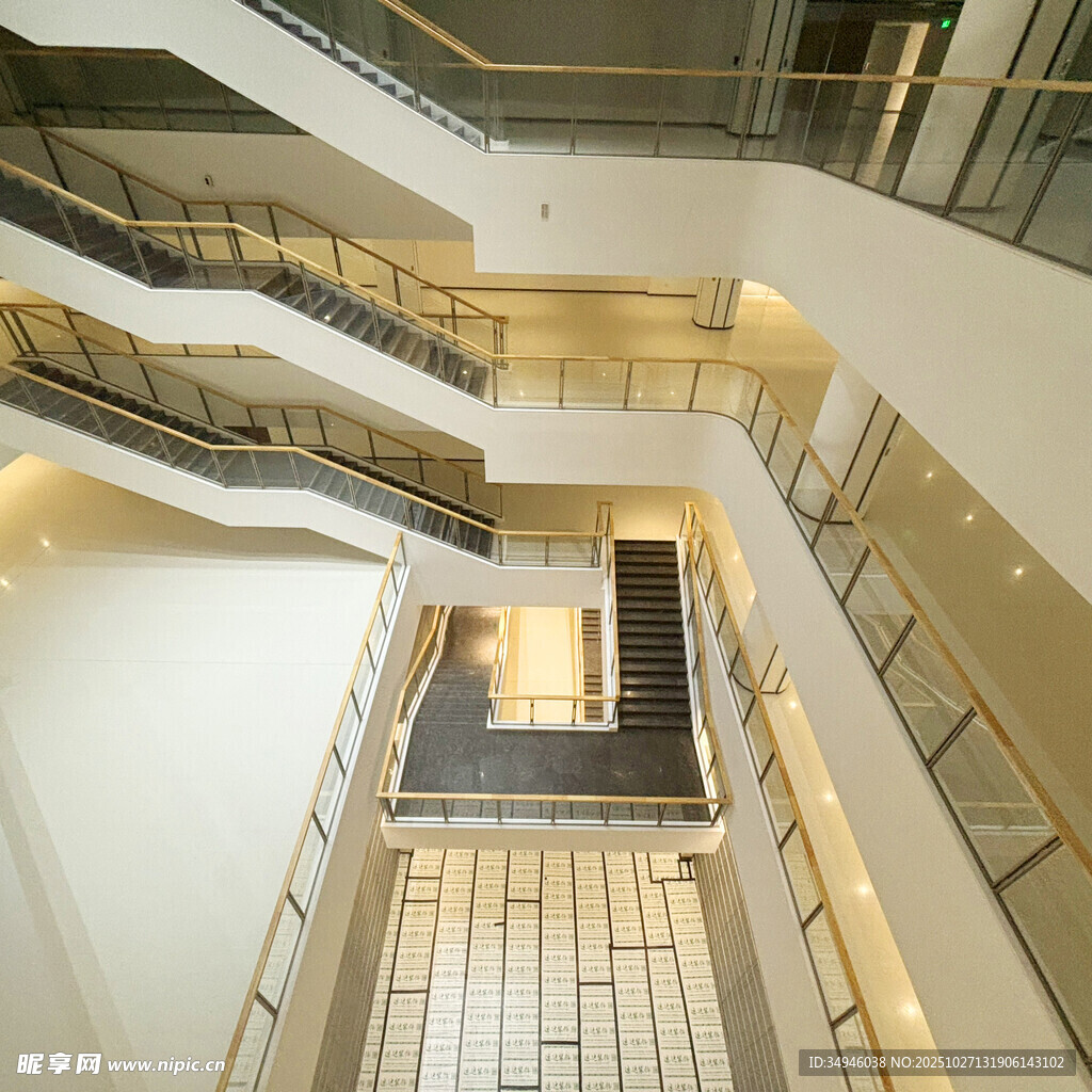 现代多层建筑内部空间景观