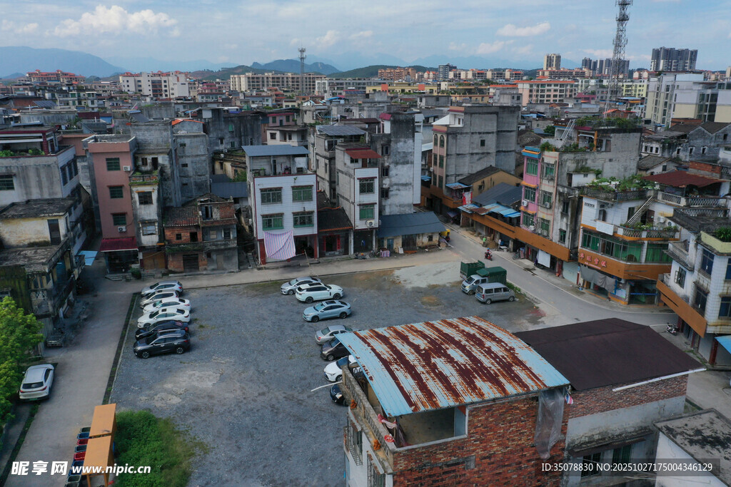 俯瞰城市居民区景象