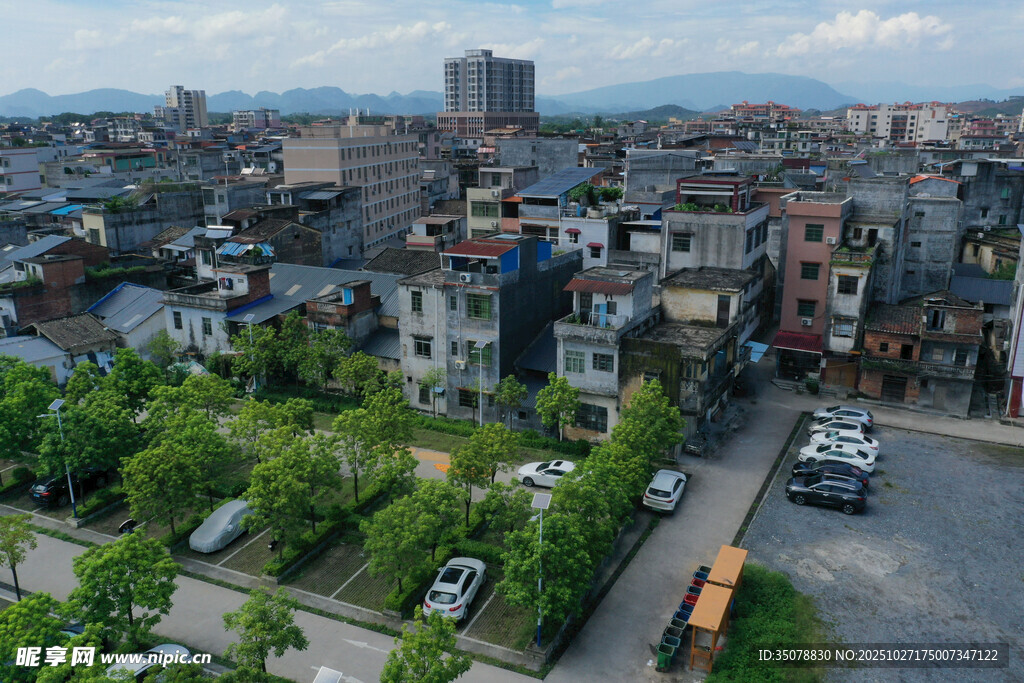 俯瞰城市居民区景象