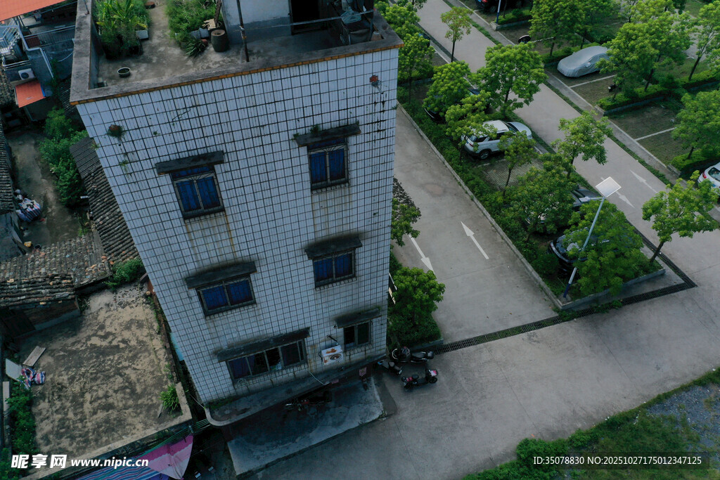 老旧居民楼俯瞰景象