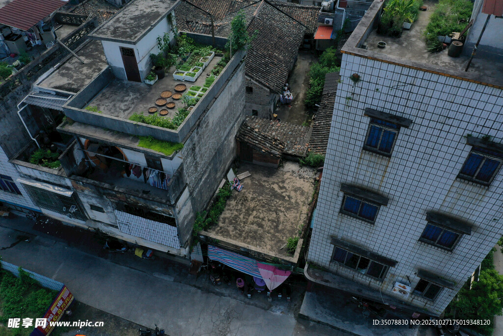 老旧居民楼俯瞰景象