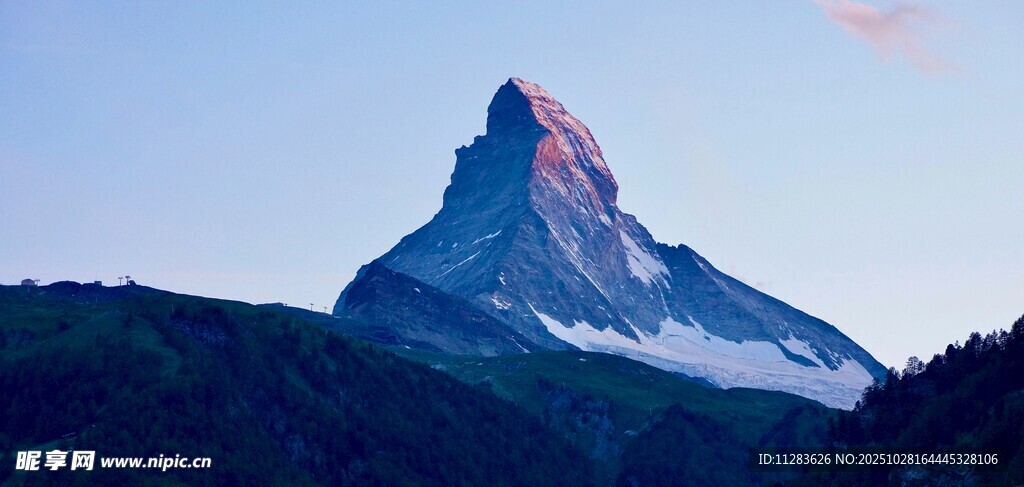 壮丽马特洪峰景观