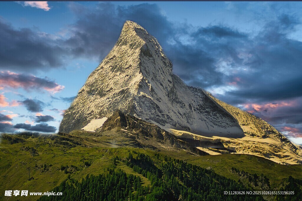 壮丽山峰与绚烂天空美景