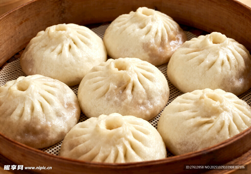 笼屉里的小笼包