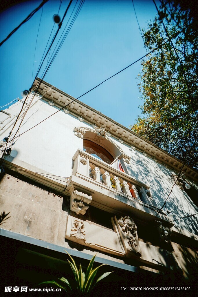 老旧建筑外观