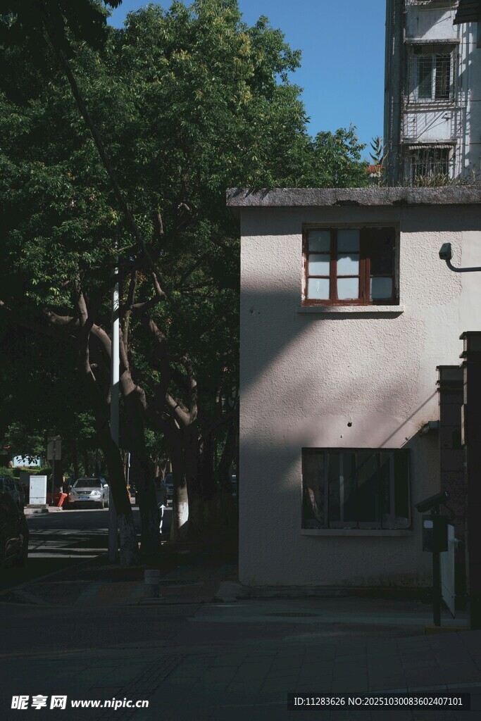 街边小屋