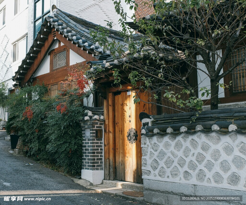 传统韩式庭院建筑一角