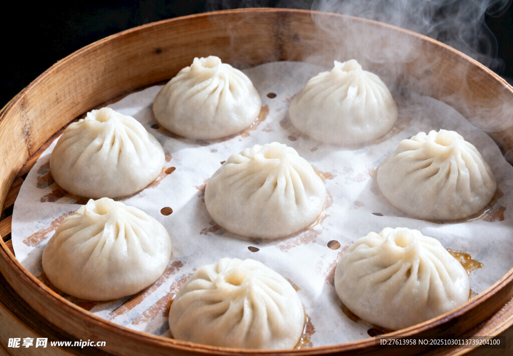 蒸笼里的小笼包