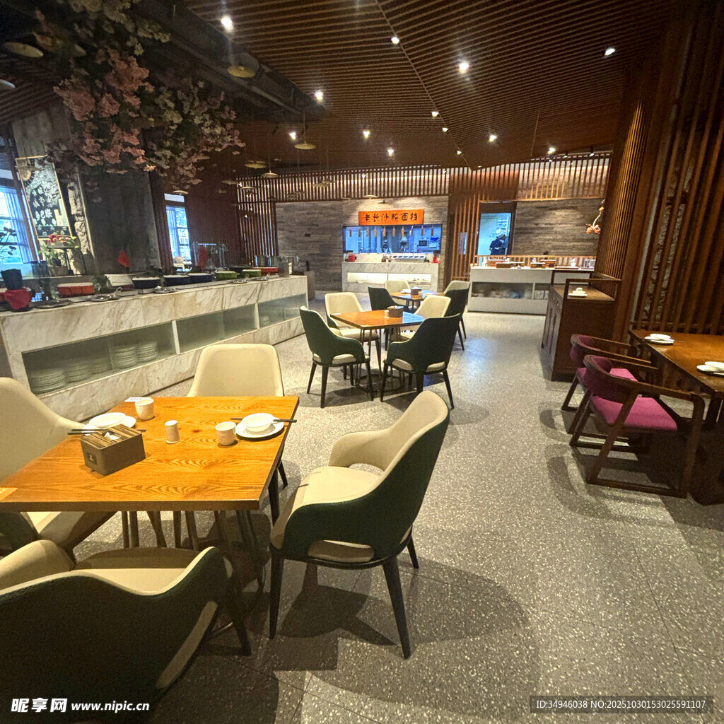 温馨雅致的餐厅室内场景