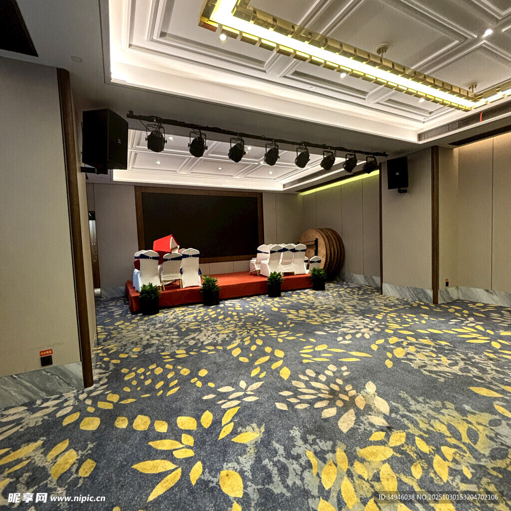 现代风格会议室内部场景