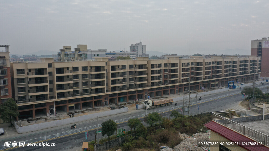 城市中大型多层建筑景观