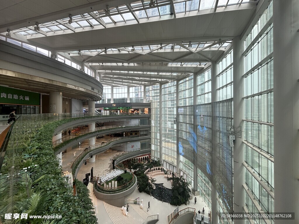 现代玻璃中庭室内景观