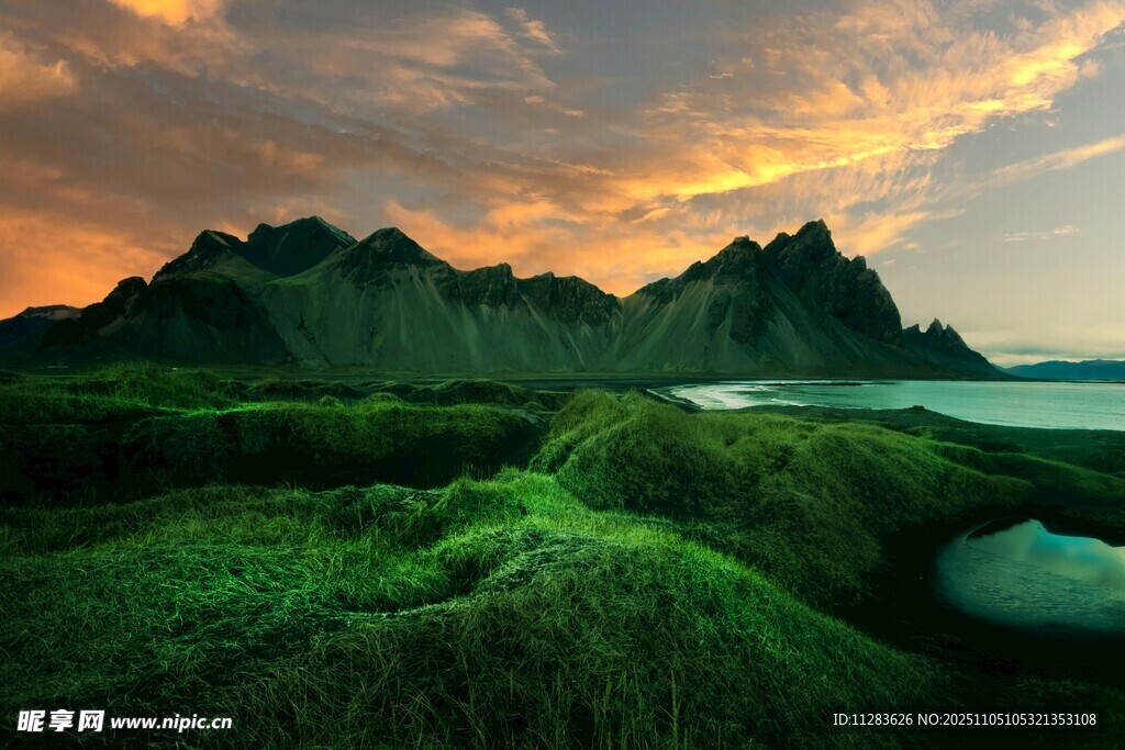 山间暮色美景