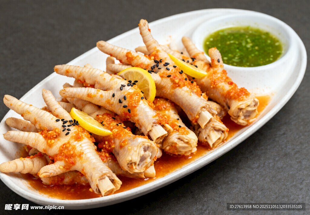 香辣凤爪配蘸料