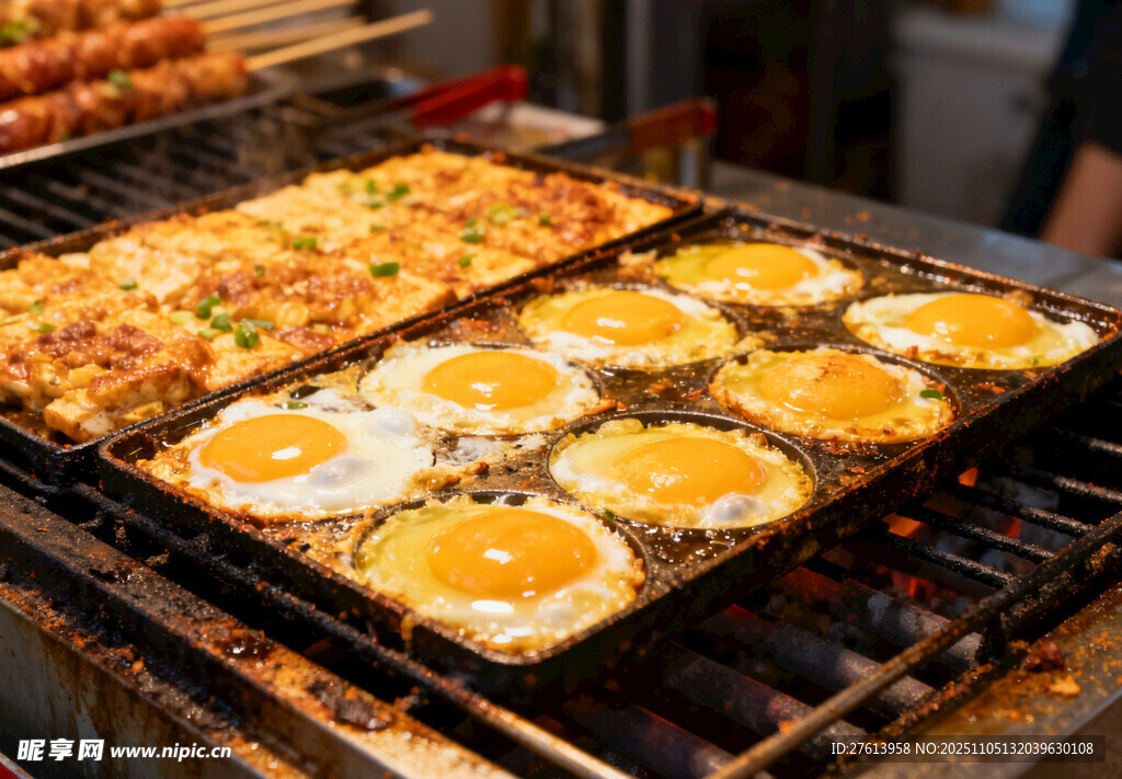铁板上的美味煎蛋
