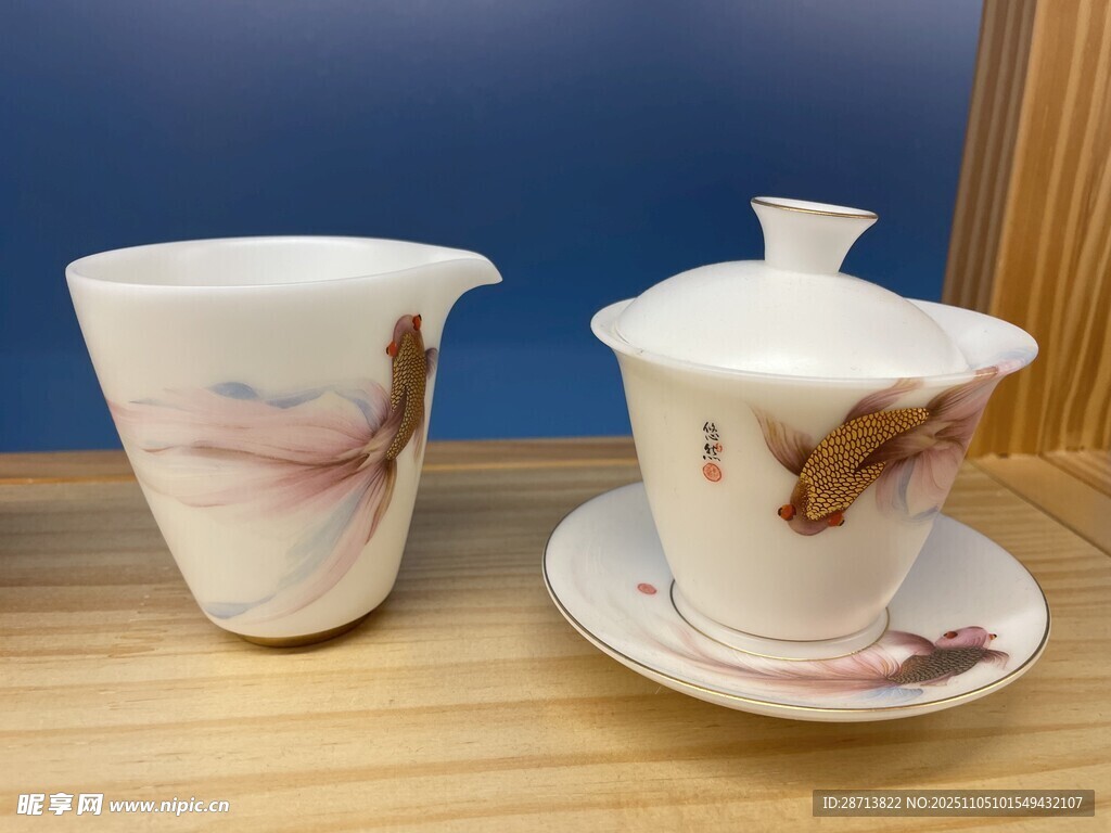 中式精美茶具套装展示