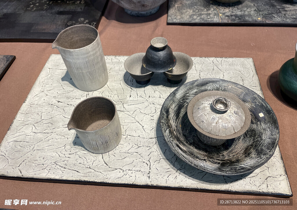 复古茶具组合展示
