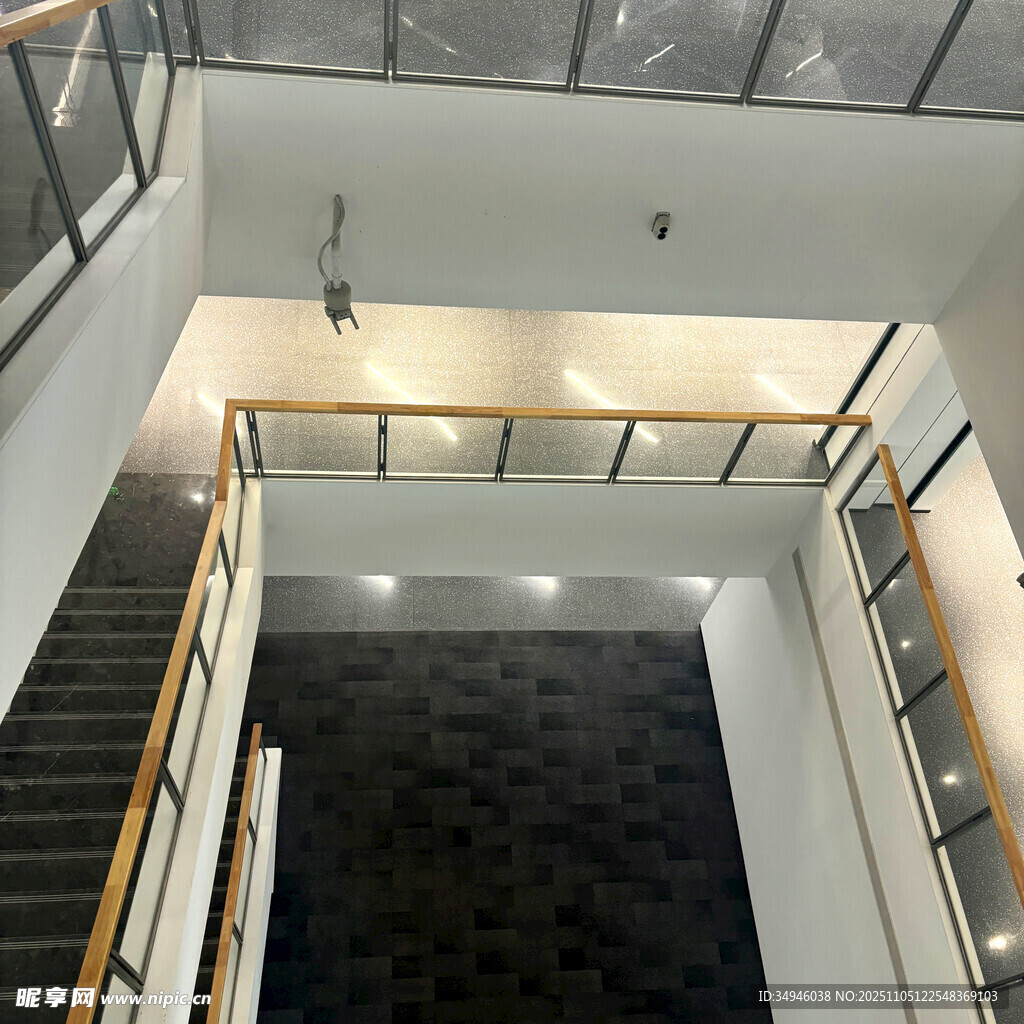现代风格室内楼梯空间