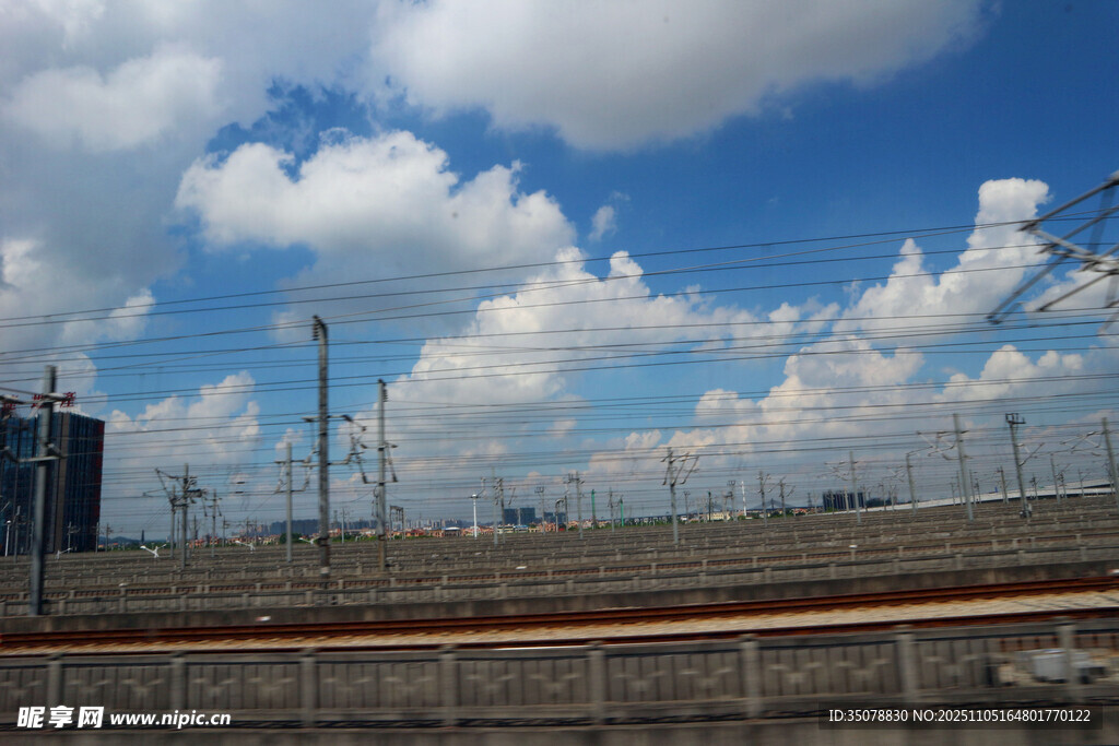 高铁轨道电力设施景观