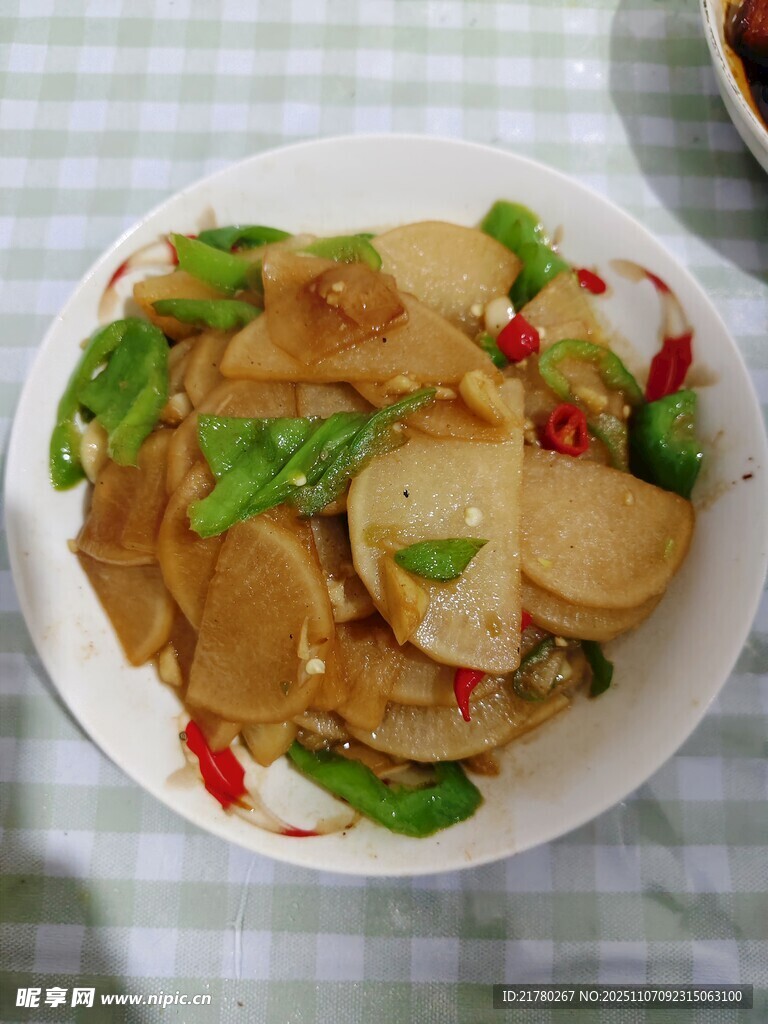 青椒炒白萝卜