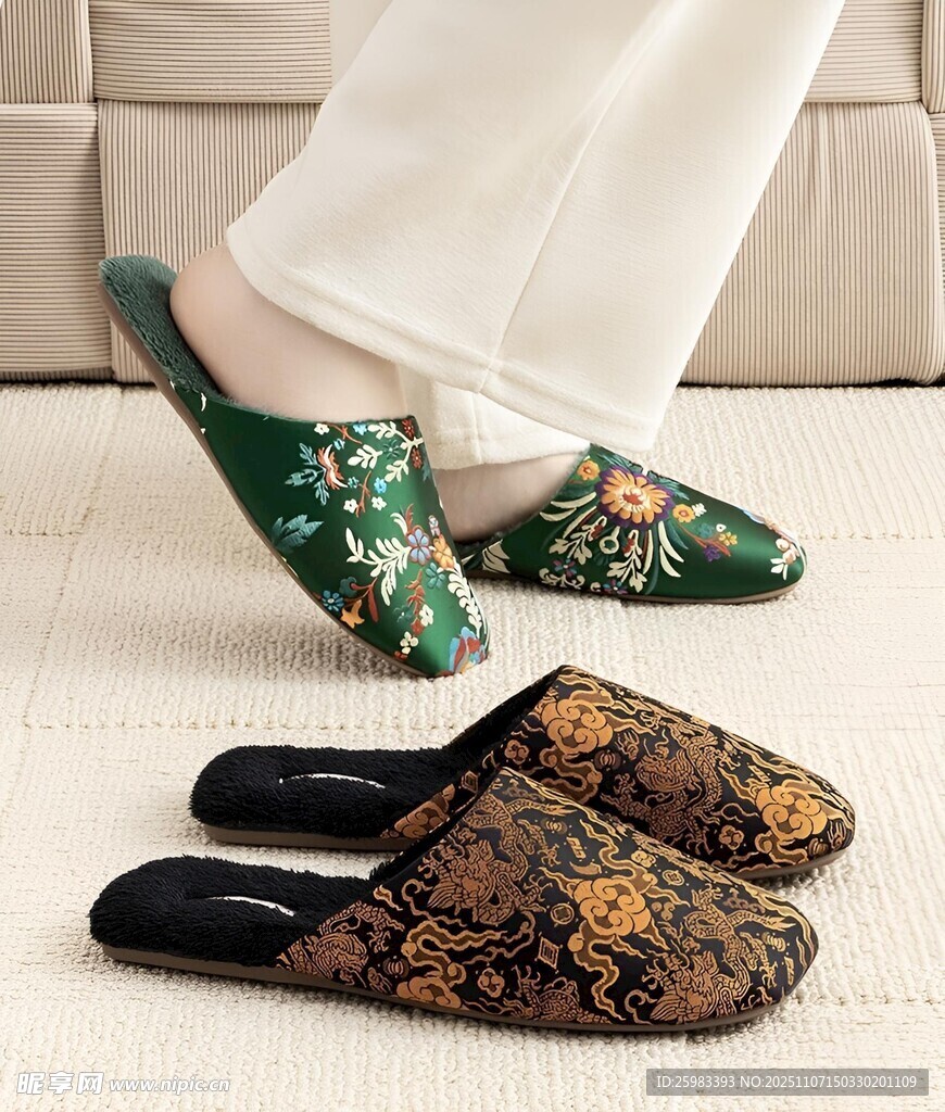 刺绣拖鞋