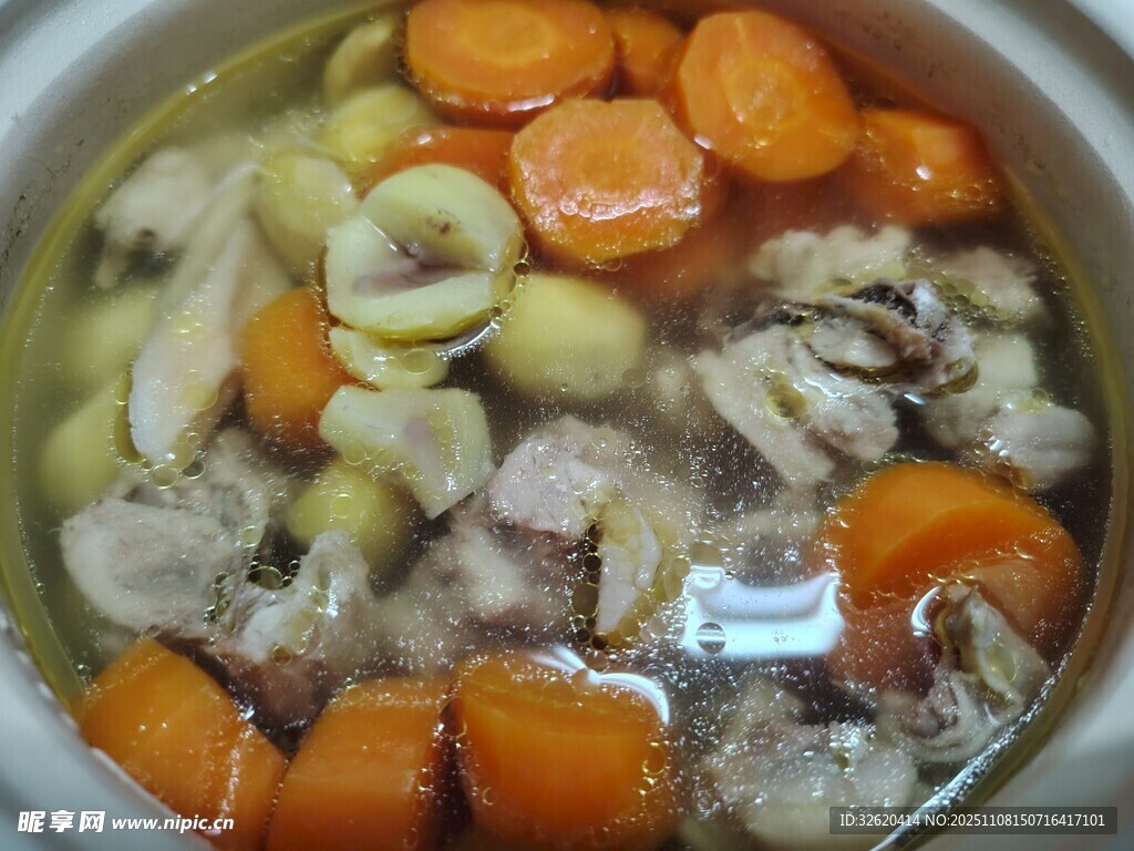 胡萝卜板栗鸡汤