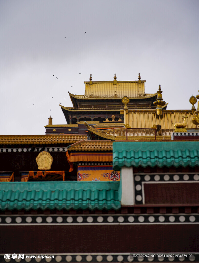 各莫寺屋顶景观