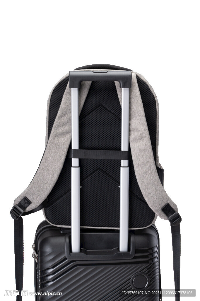 黑色双肩背包背部特写