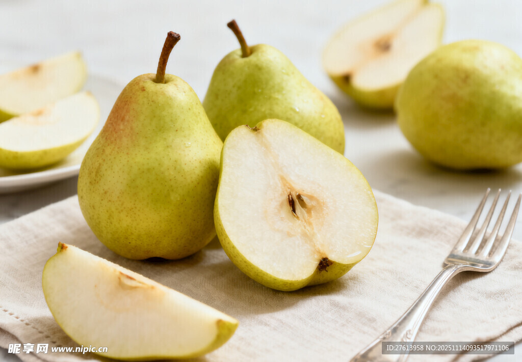 切开的酥梨