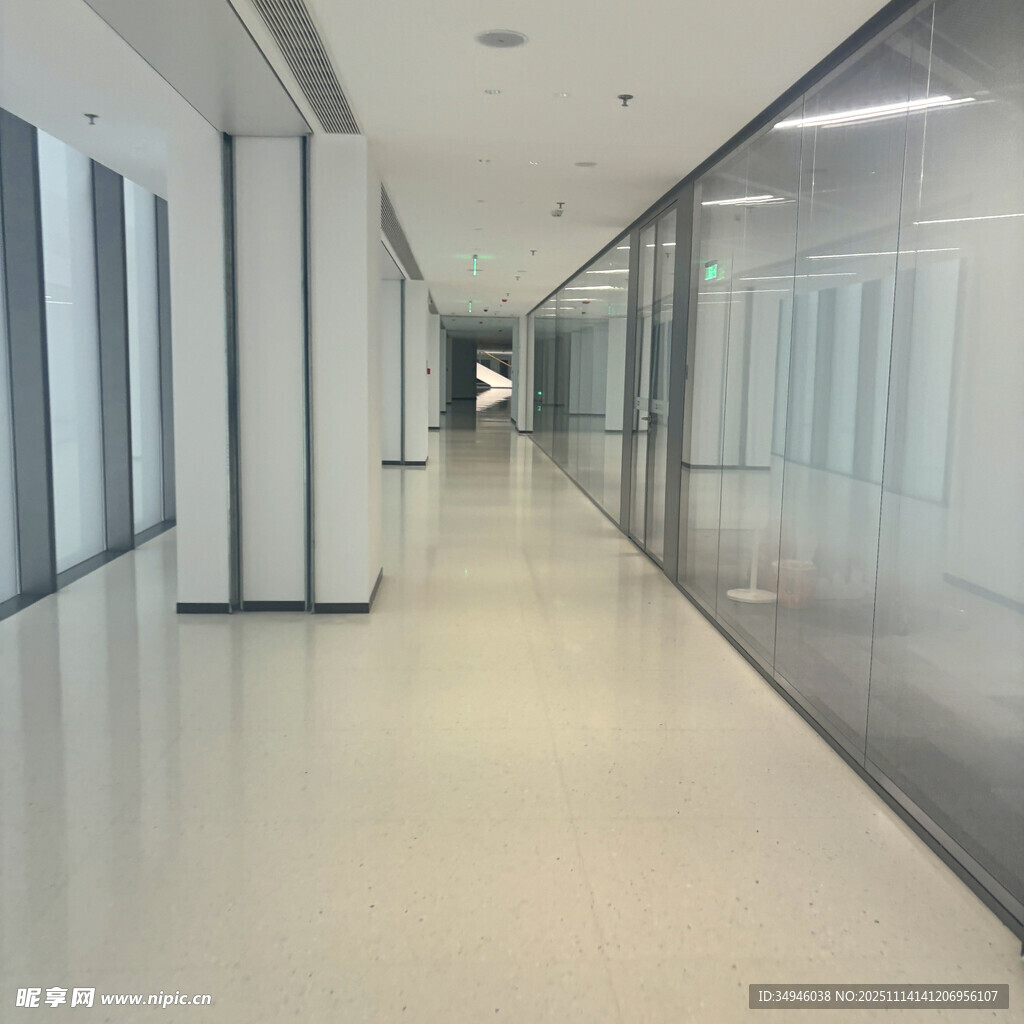现代简约风格办公走廊