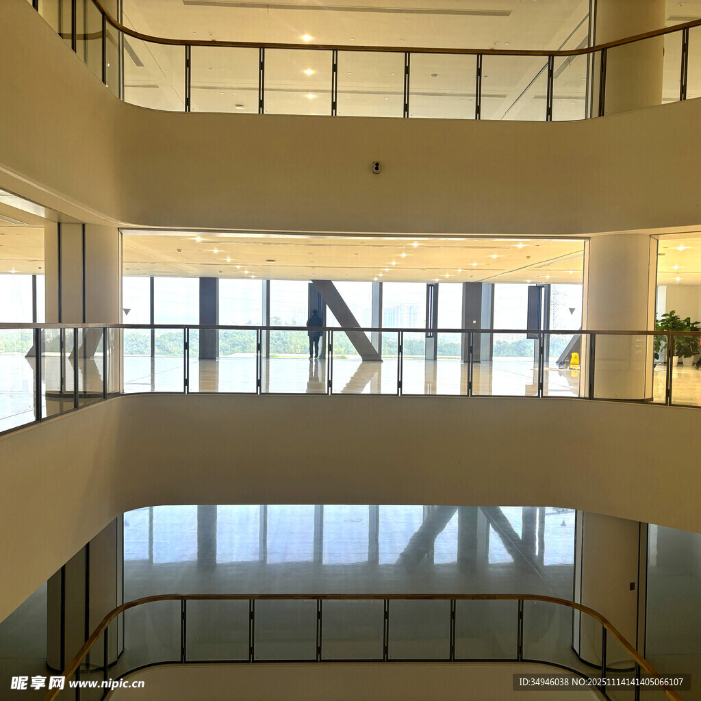 现代多层建筑内部空间景观
