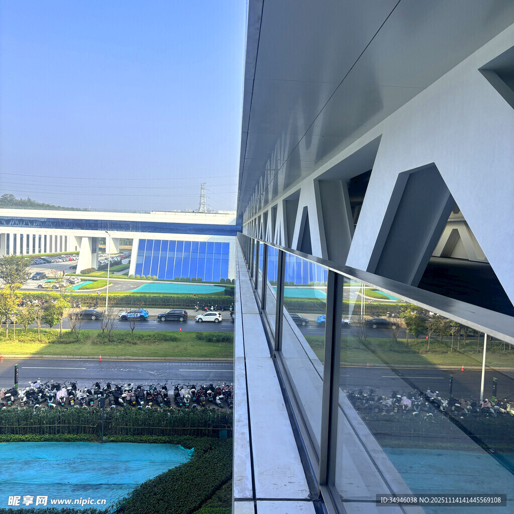 现代建筑外的景观视野