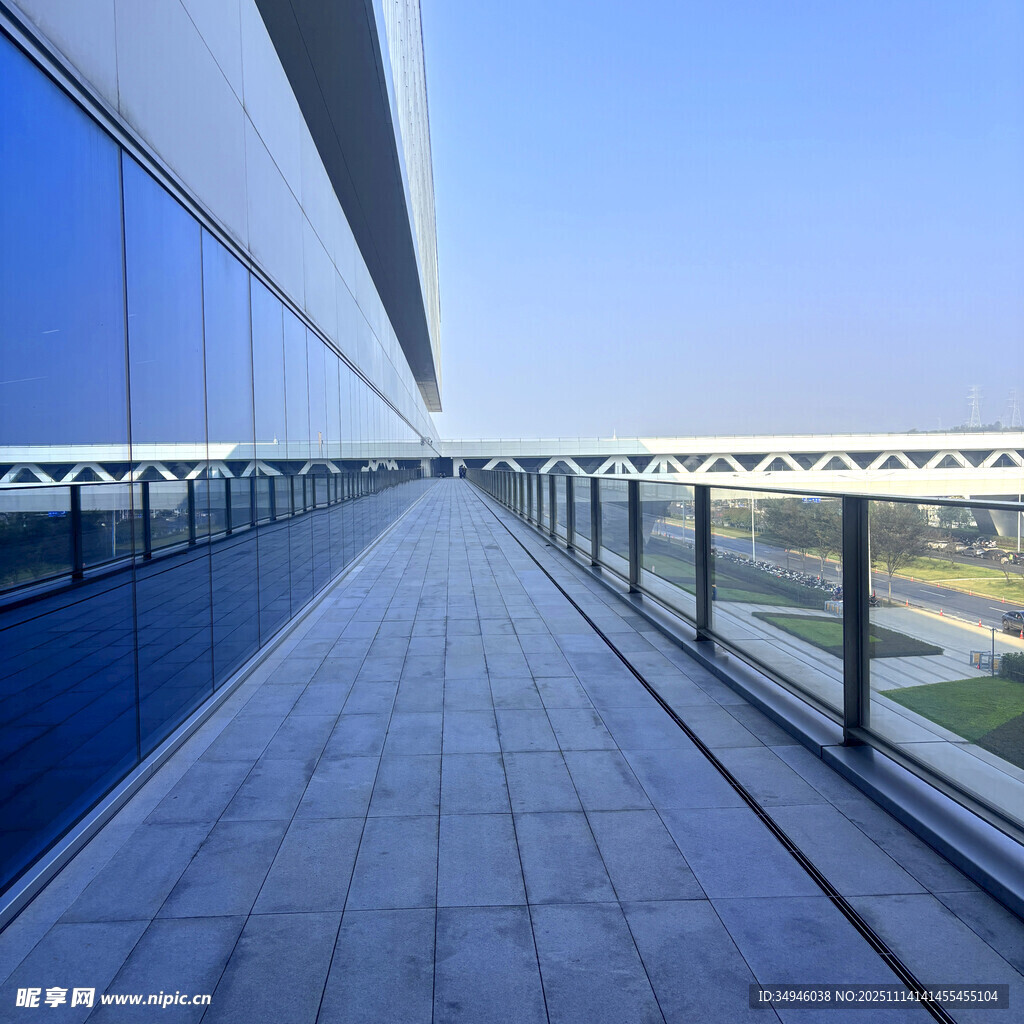 现代建筑露天观景长廊