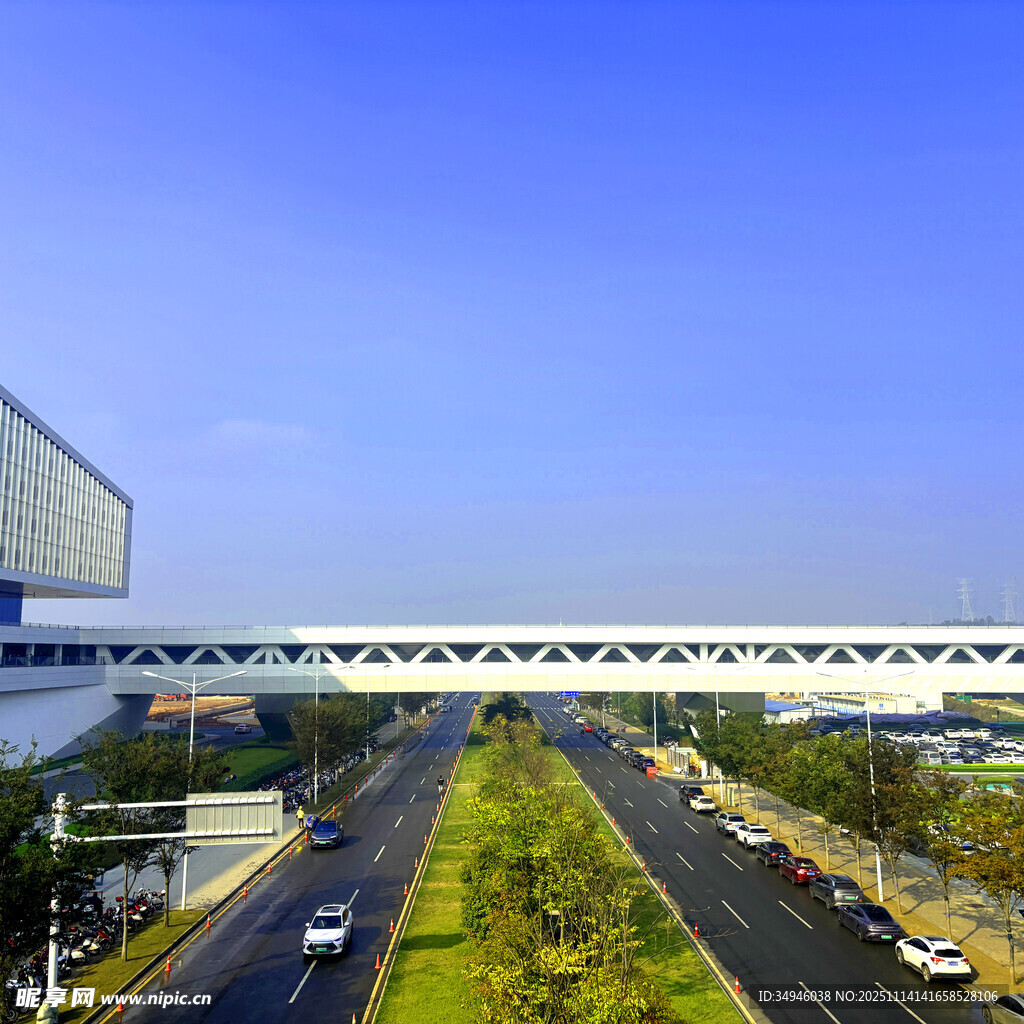 城市高架桥及周边道路景观