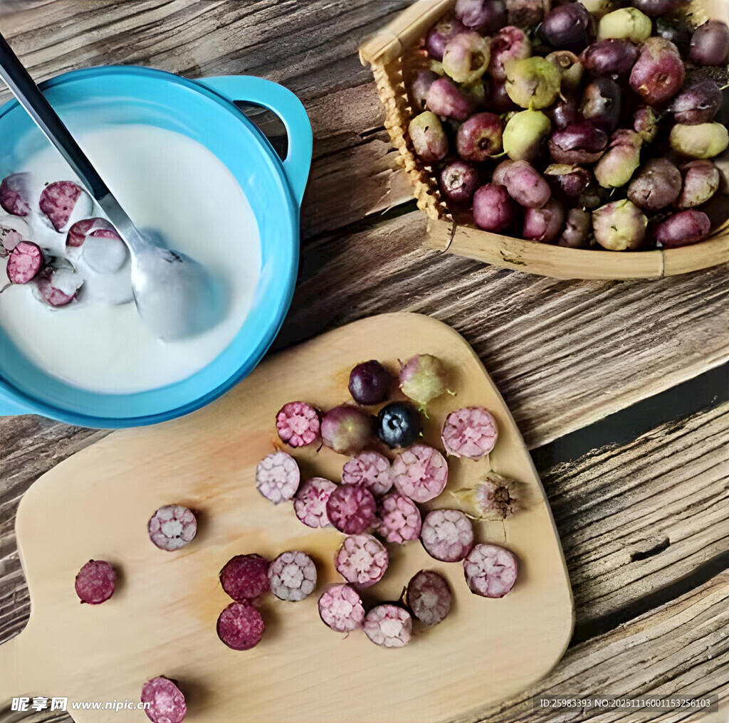 酸奶与红果参