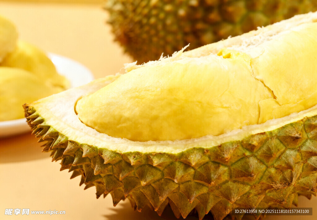 切开的榴莲果肉
