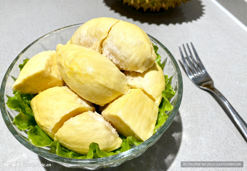 碗中的榴莲果肉