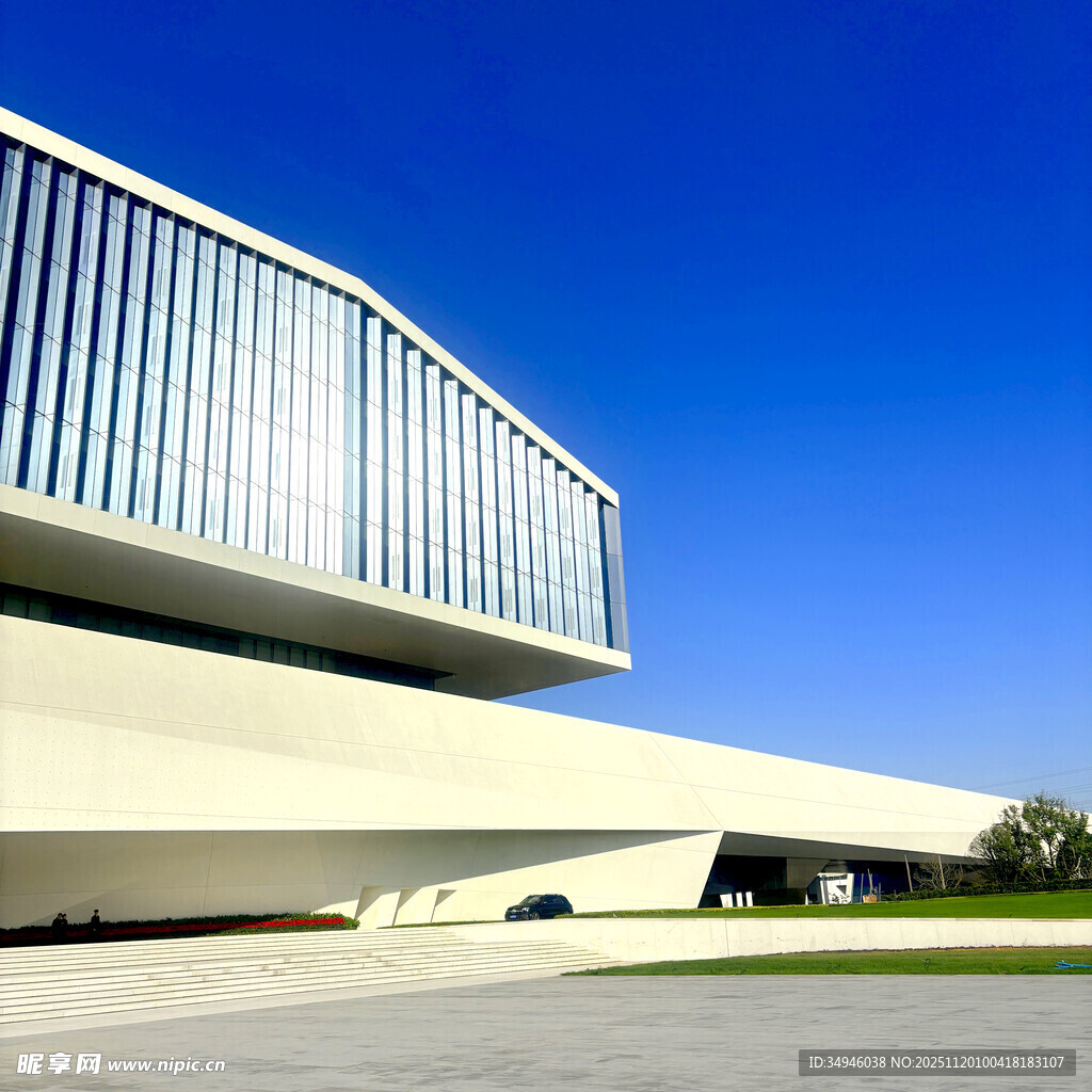 现代风格独特建筑外观