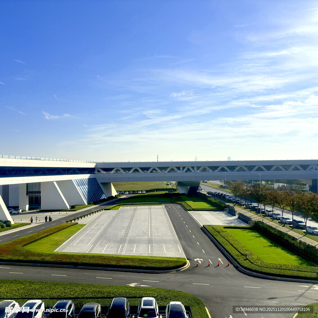 现代化厂区全景