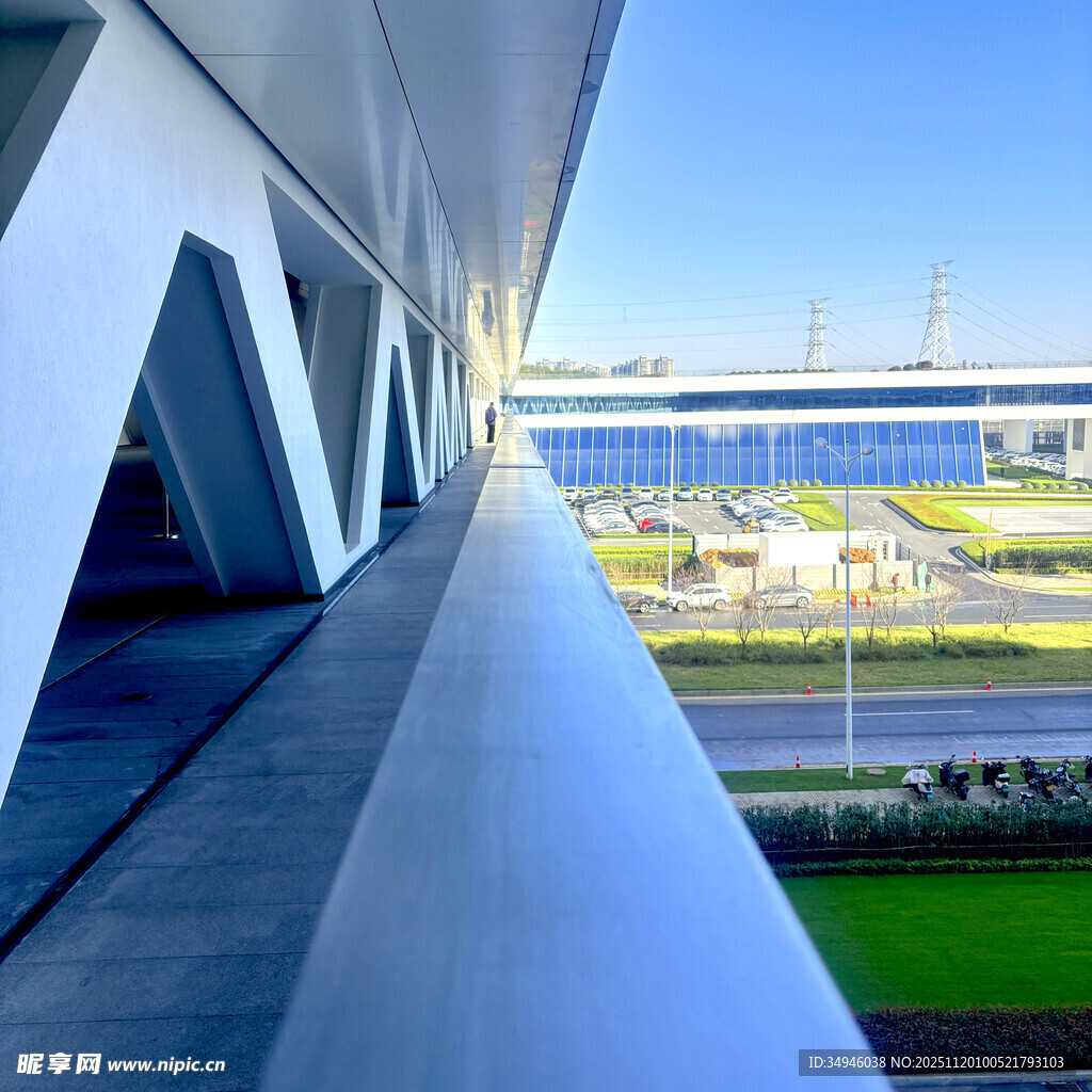 现代建筑外观与户外景观