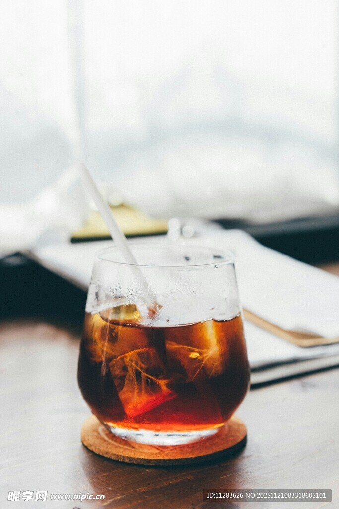 玻璃杯中的茶饮